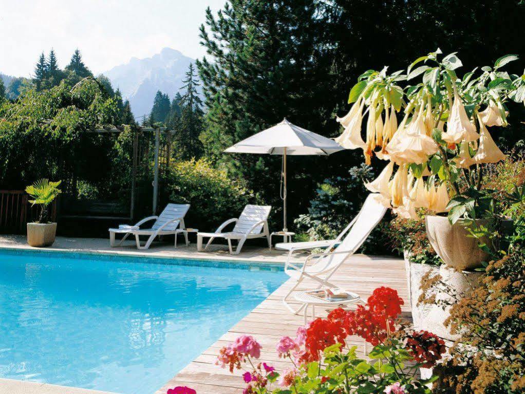 Hotel Les Sapins La Clusaz Exterior photo