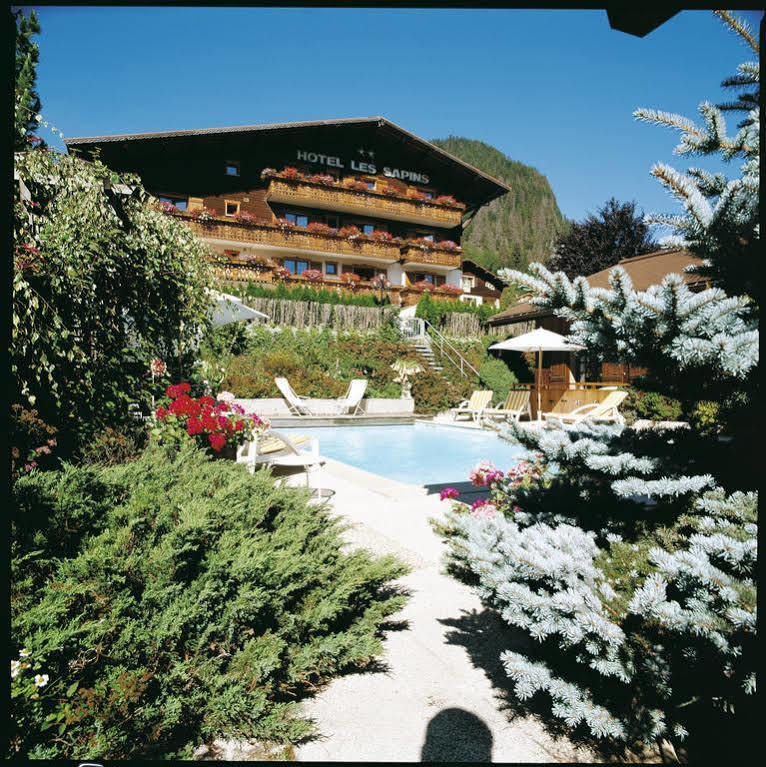 Hotel Les Sapins La Clusaz Exterior photo